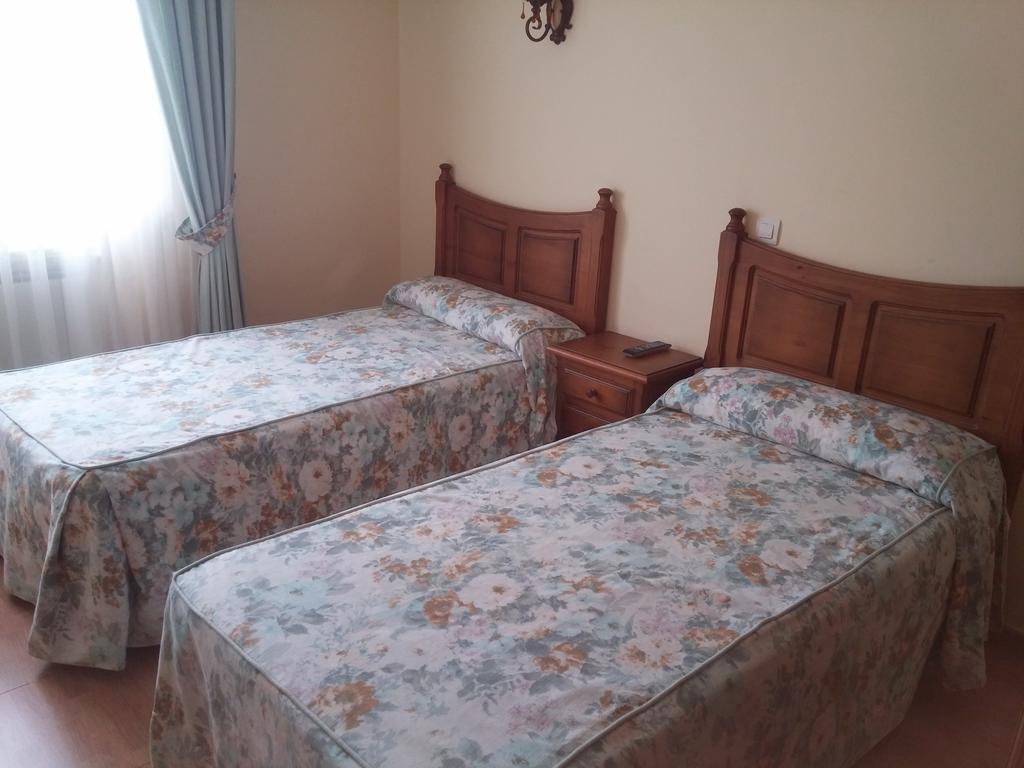 Puerta De Caderechas Villa Terminon ภายนอก รูปภาพ