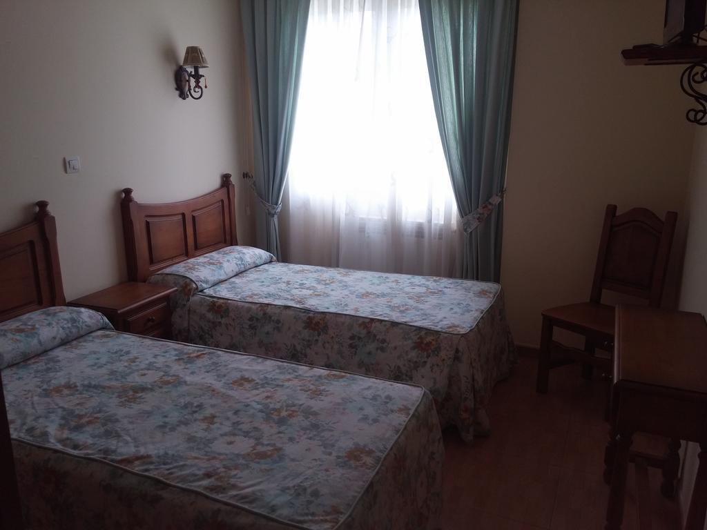 Puerta De Caderechas Villa Terminon ภายนอก รูปภาพ